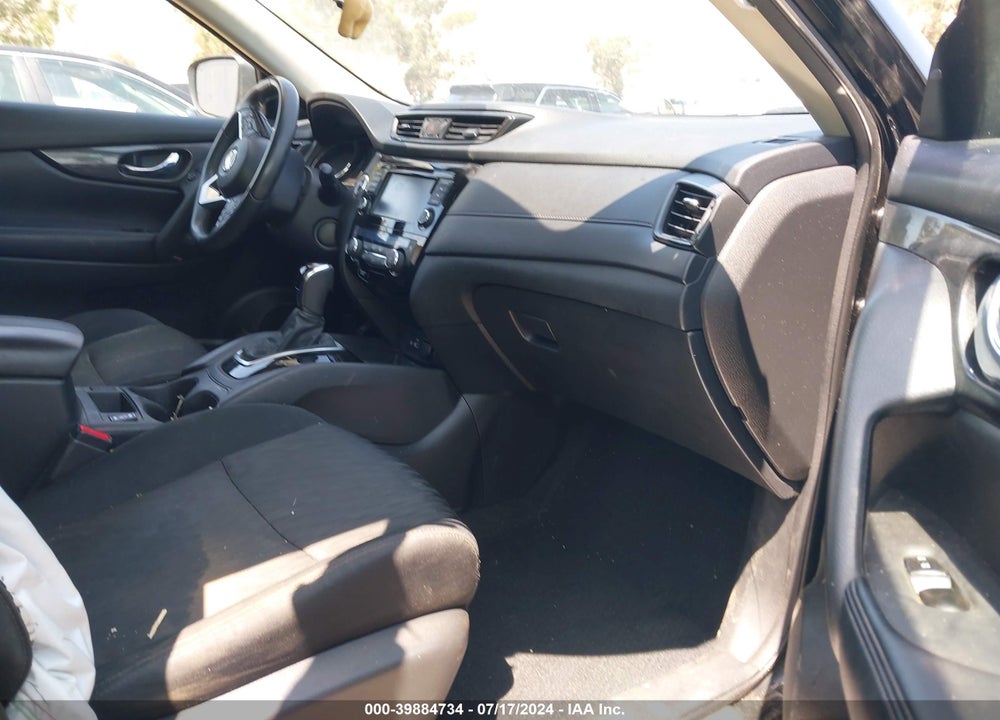 2018 NISSAN ROGUE SV VIN: 5N1AT2MT6JC818128
