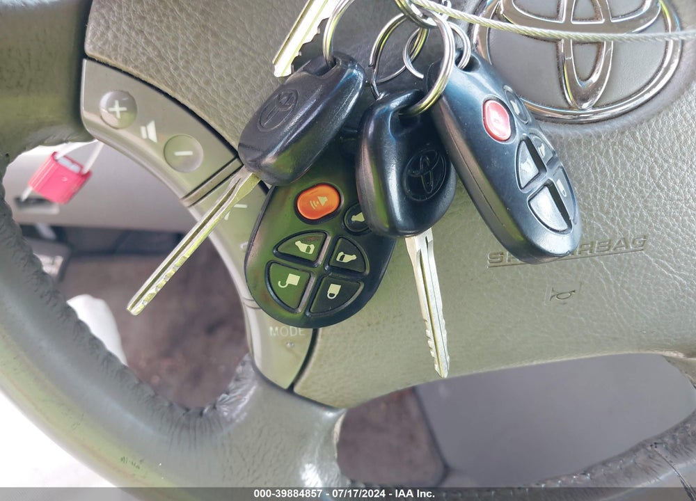 2004 TOYOTA SIENNA XLE VIN: 5TDZA22C94S156516