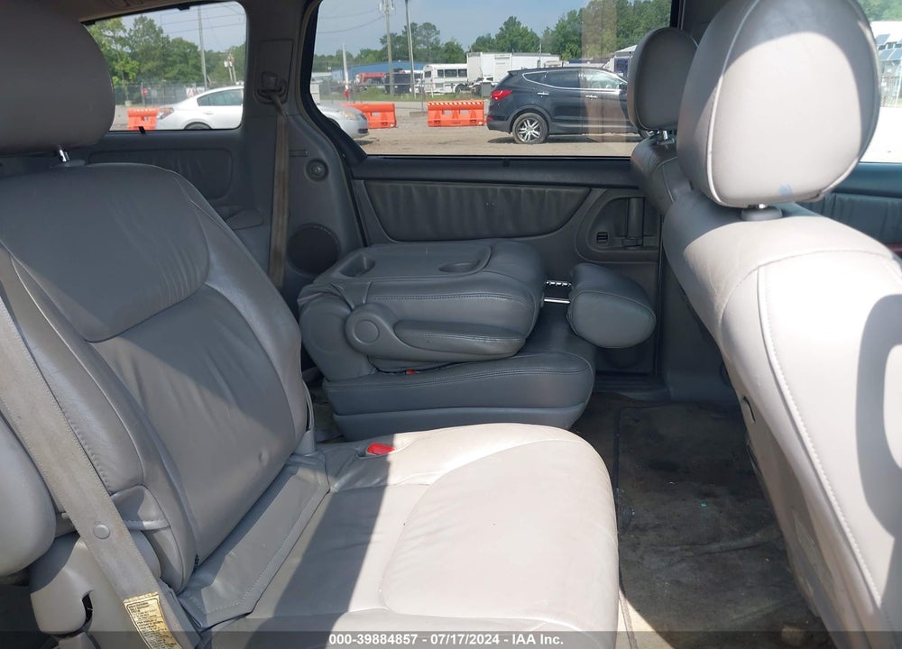 2004 TOYOTA SIENNA XLE VIN: 5TDZA22C94S156516