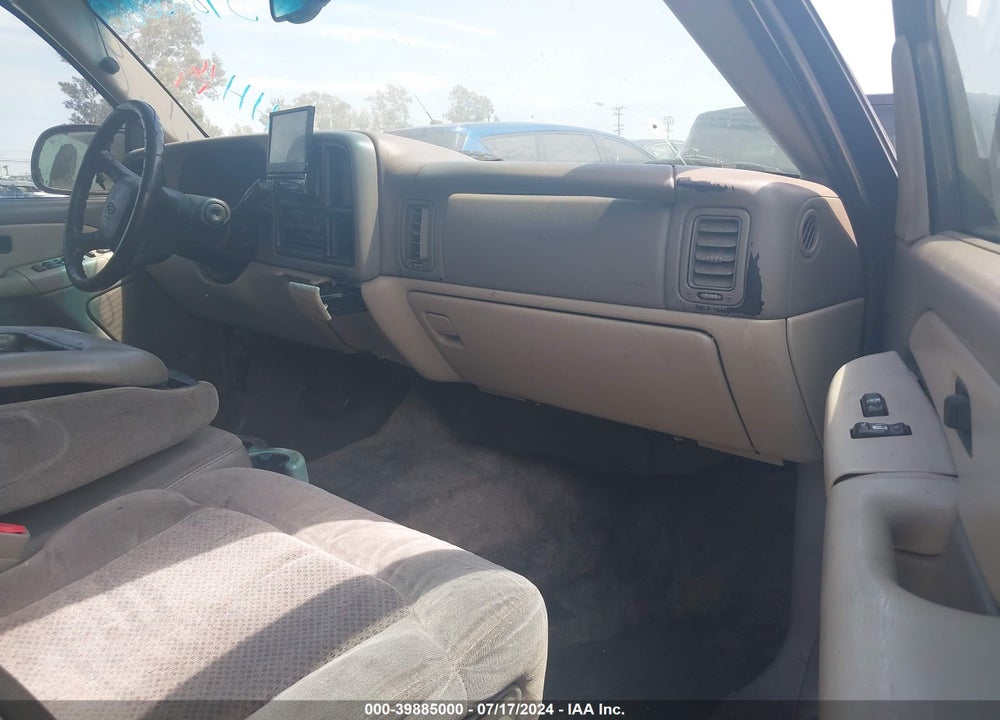 2002 CHEVROLET TAHOE LS VIN: 1GNEC13T42R225973