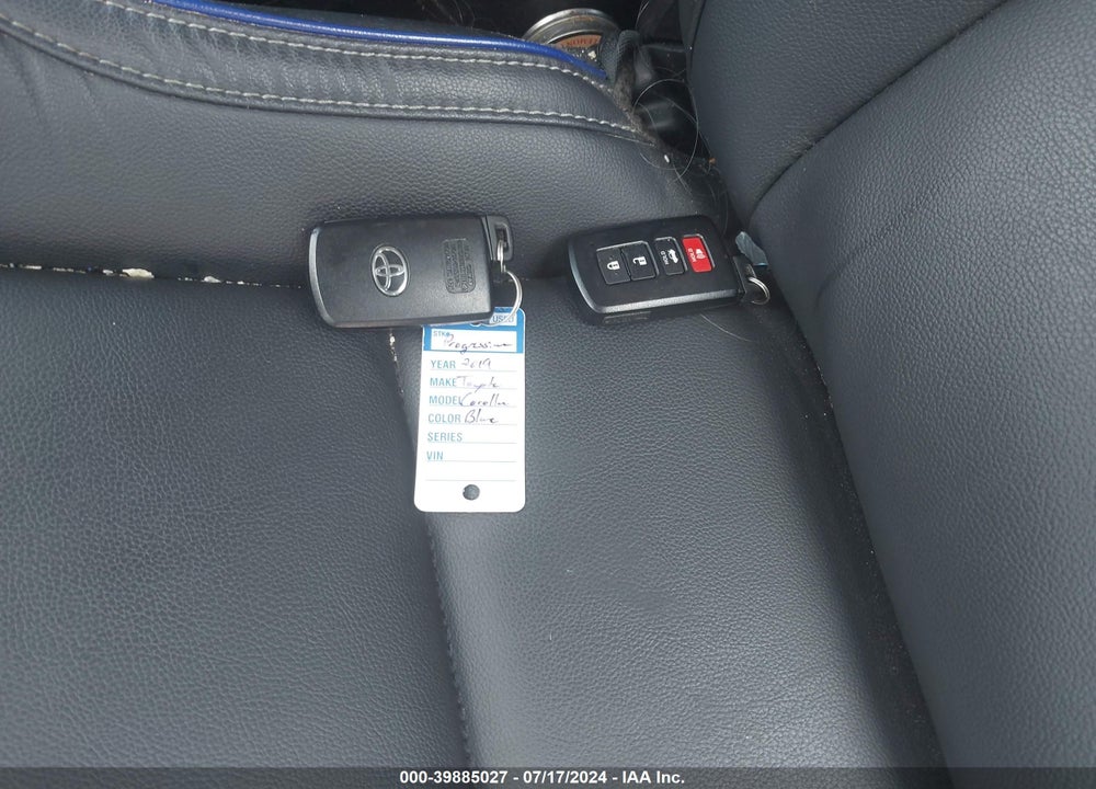 2019 TOYOTA COROLLA XSE VIN: 5YFBURHE1KP937935