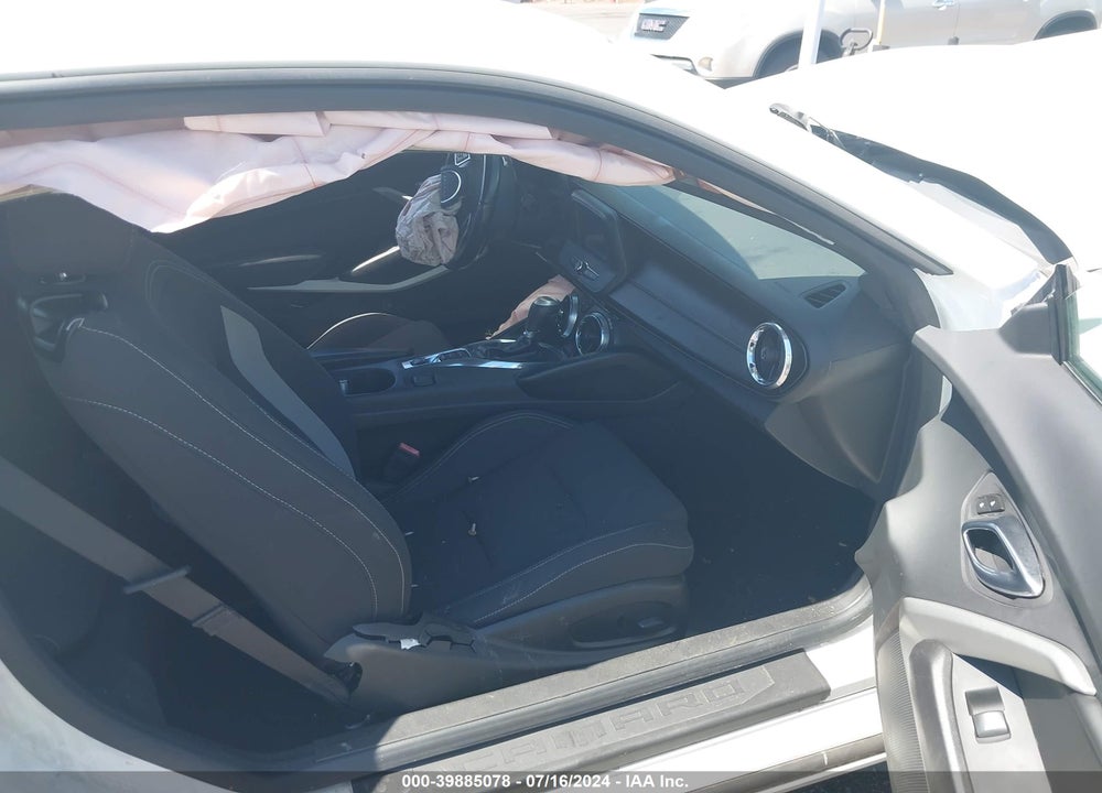 2018 CHEVROLET CAMARO 1LT VIN: 1G1FB1RS7J0103702