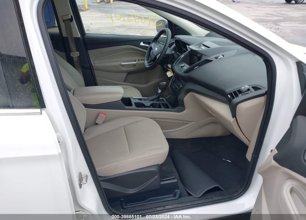 2017 FORD ESCAPE SE VIN: 1FMCU9GD8HUC16564