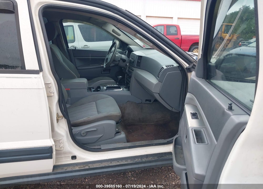 2005 JEEP GRAND CHEROKEE LAREDO VIN: 1J4GS48K05C689804