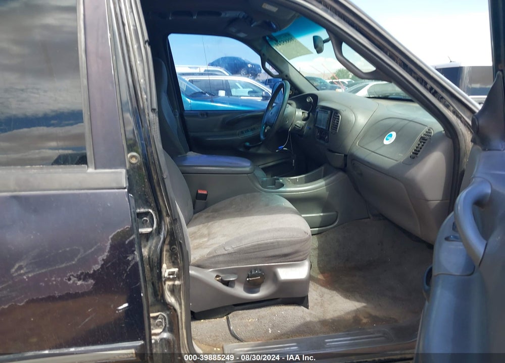 2002 FORD EXPEDITION XLT VIN: 1FMRU15L72LA66210
