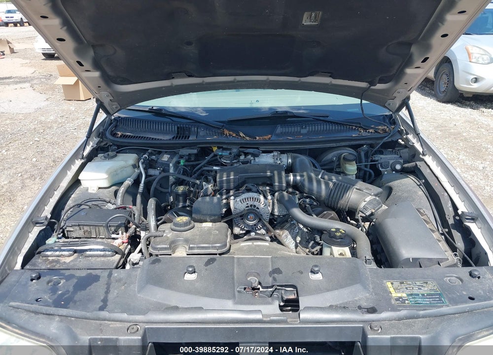 2003 LINCOLN TOWN CAR SIGNATURE VIN: 1LNHM82W93Y674706