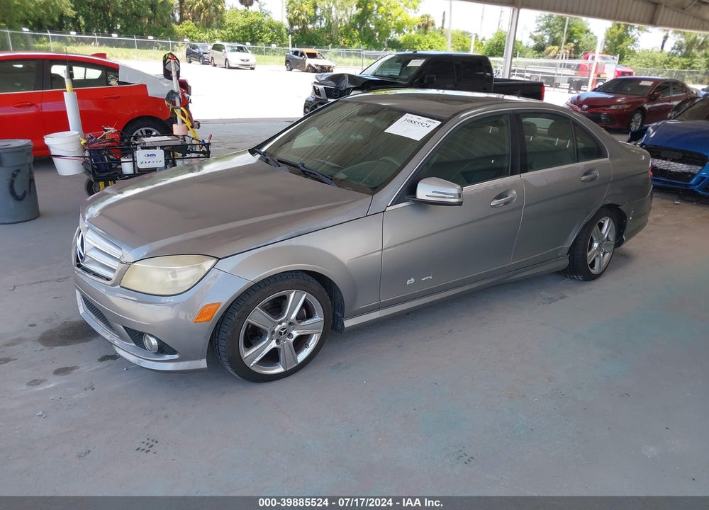 2010 MERCEDES-BENZ C 300 LUXURY/SPORT VIN: WDDGF5EB5AR129679