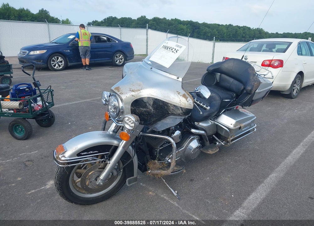 2003 HARLEY-DAVIDSON FLHTCUI ANNIVERSARY VIN: 1HD1FCW433Y619209