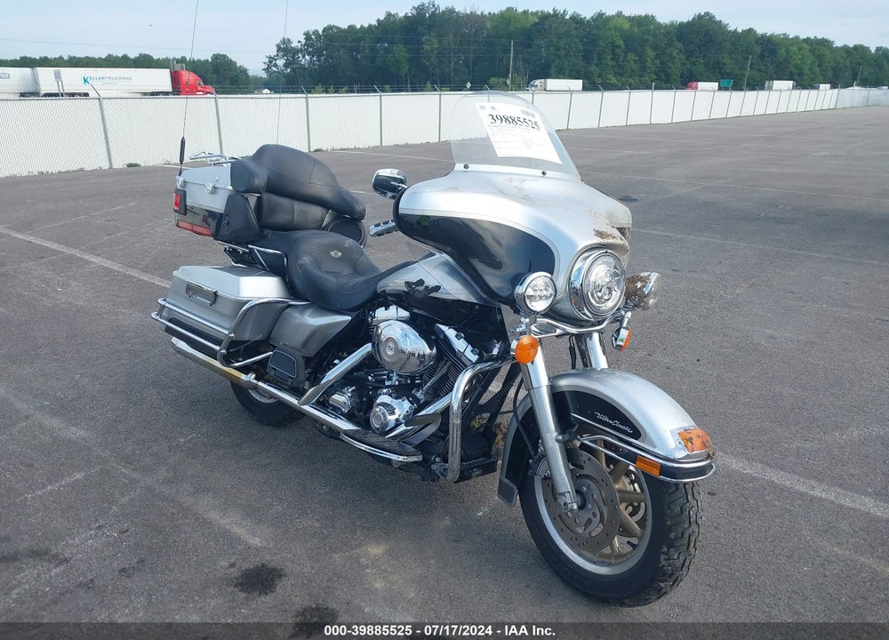 2003 HARLEY-DAVIDSON FLHTCUI ANNIVERSARY VIN: 1HD1FCW433Y619209