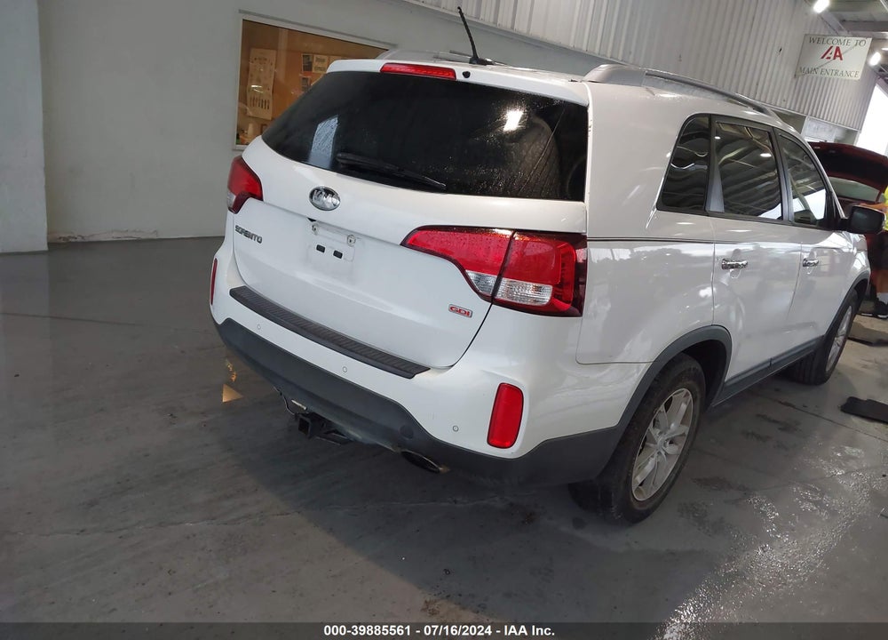 2014 KIA SORENTO LX VIN: 5XYKT4A62EG537027