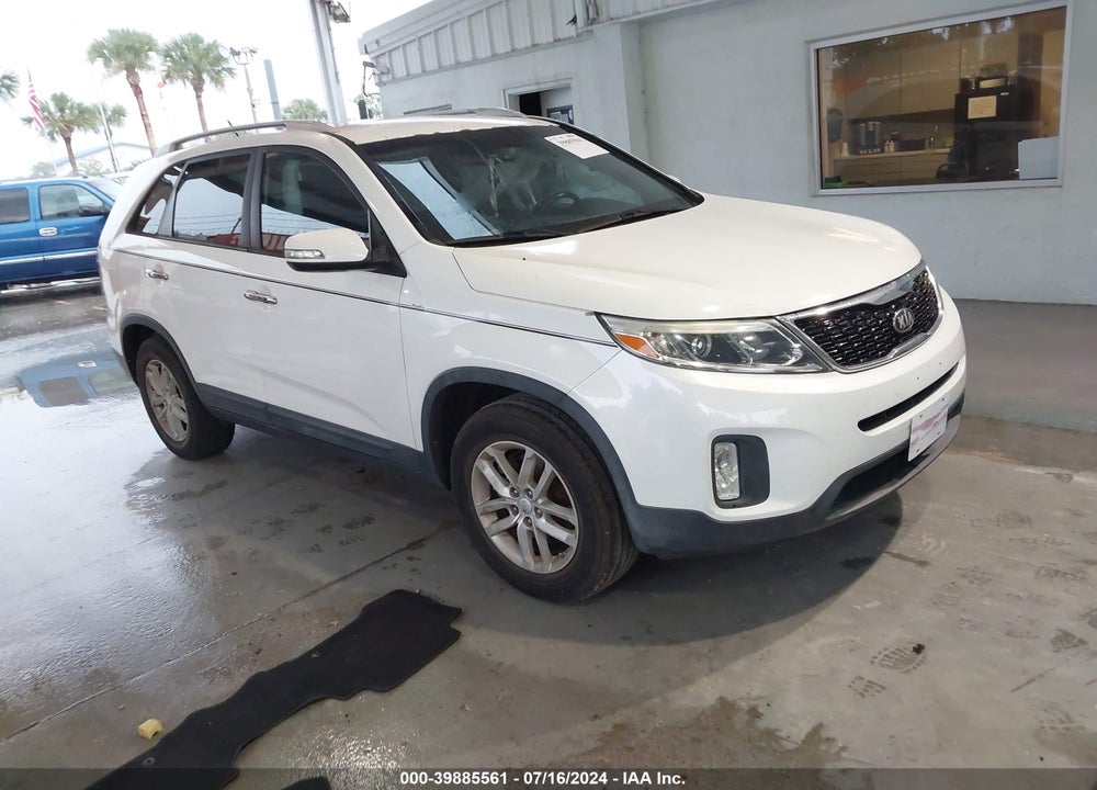 2014 KIA SORENTO LX VIN: 5XYKT4A62EG537027