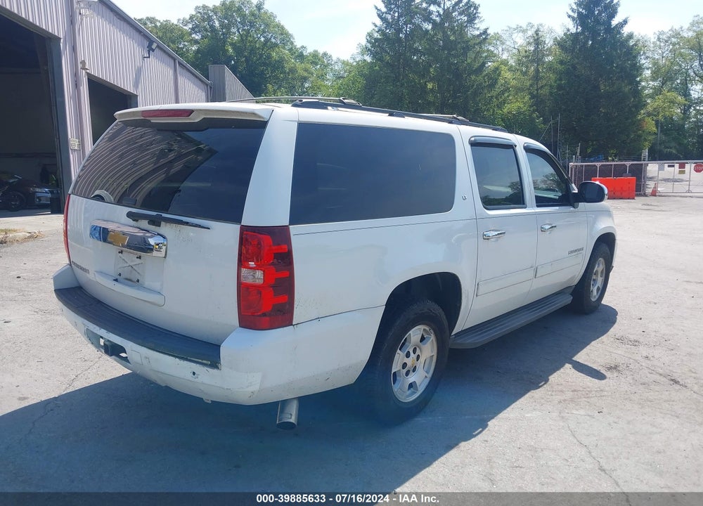 2013 CHEVROLET SUBURBAN 1500 LT VIN: 1GNSCJE08DR318343