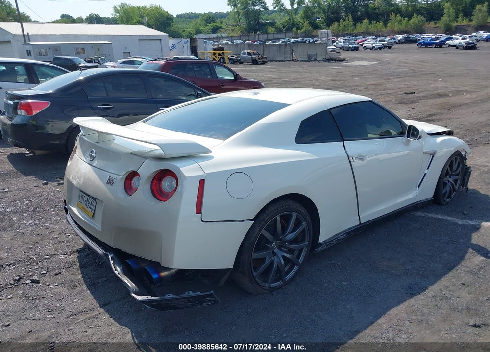 2015 NISSAN GT-R PREMIUM VIN: JN1AR5EF8FM280047