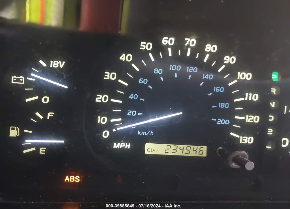 1999 LEXUS LX 470 VIN: JT6HT00W6X0027820