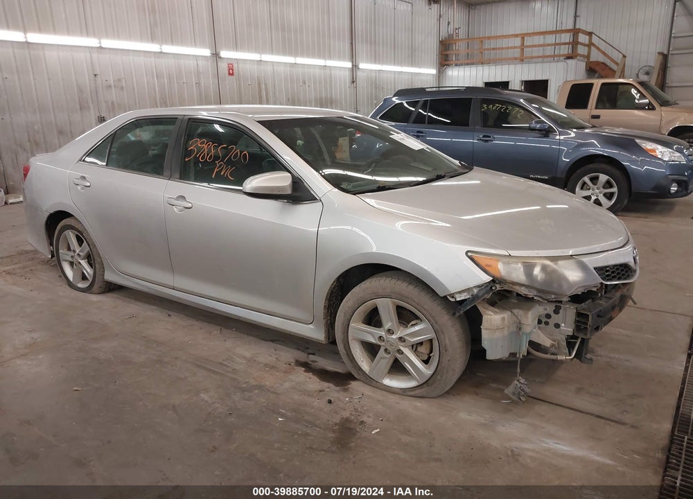 2014 TOYOTA CAMRY SE VIN: 4T1BF1FK7EU366586
