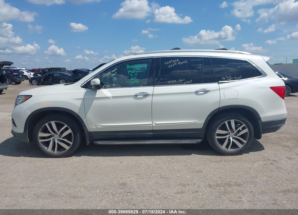 2017 HONDA PILOT TOURING VIN: 5FNYF6H91HB010332