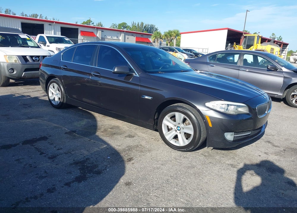 2013 BMW 528I VIN: WBAXG5C51DD228826