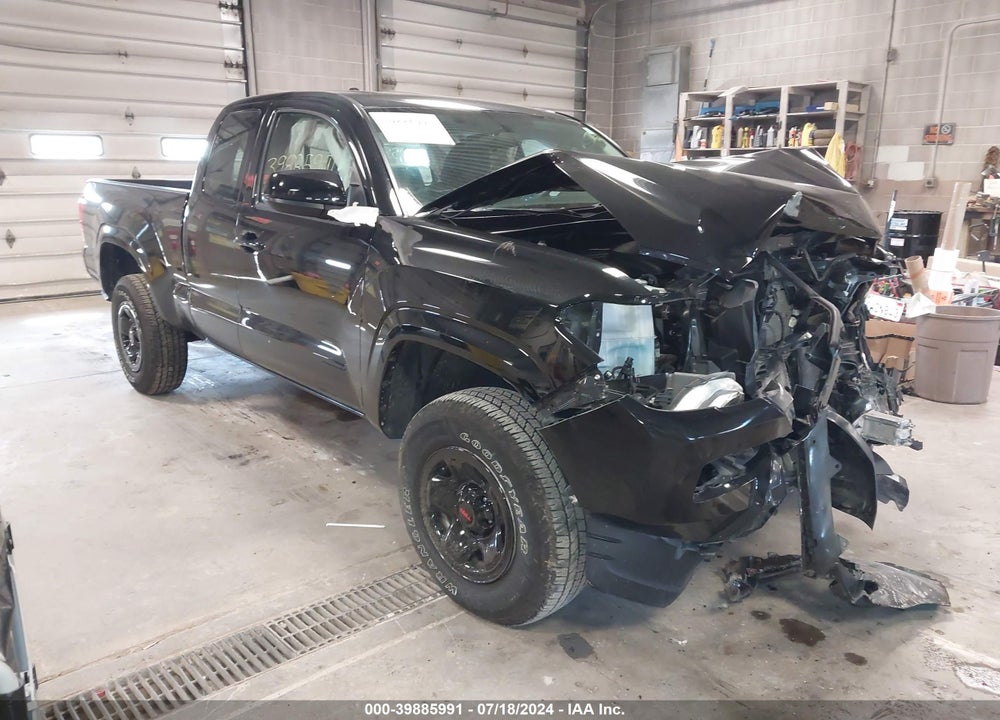 2017 TOYOTA TACOMA SR VIN: 5TFSX5EN2HX053680