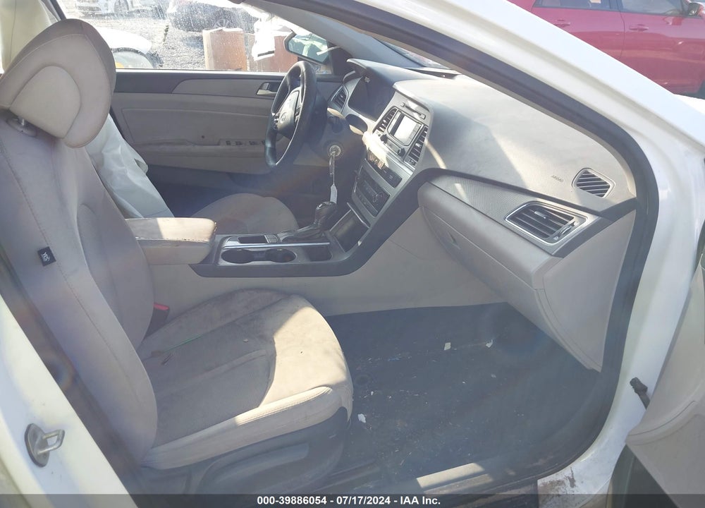 2015 HYUNDAI SONATA SE VIN: 5NPE24AF9FH216175