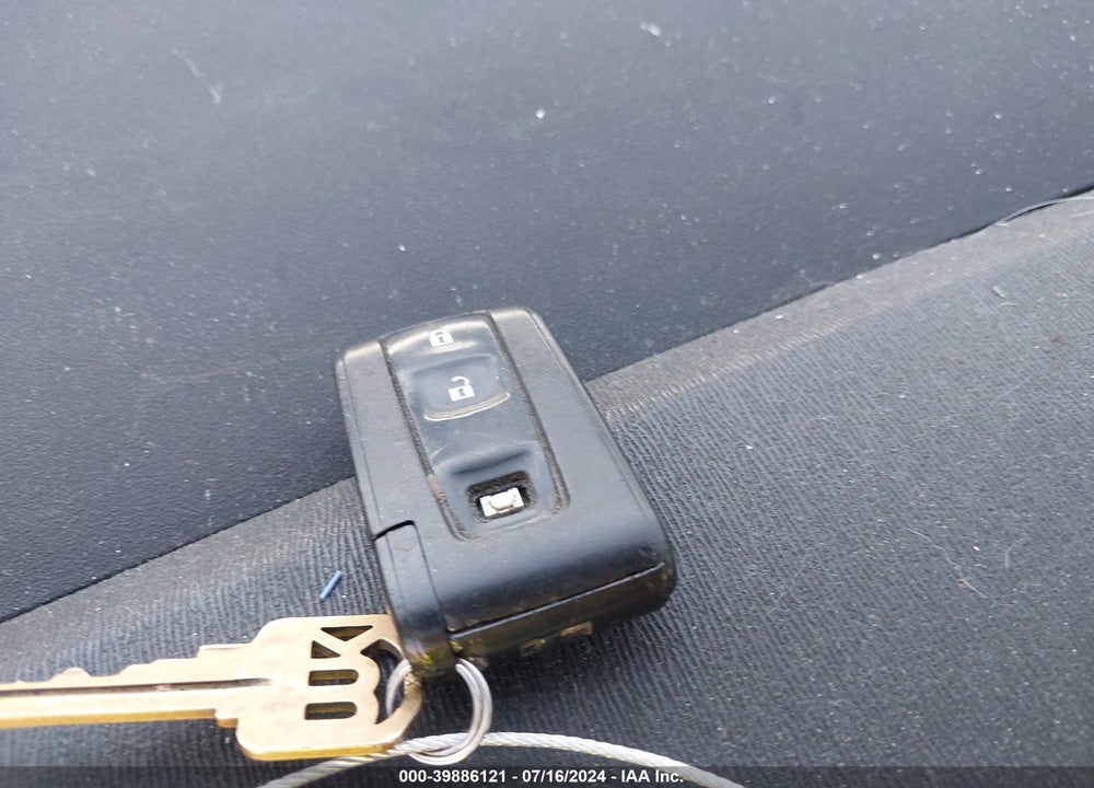 2008 TOYOTA PRIUS VIN: JTDKB20UX83338095