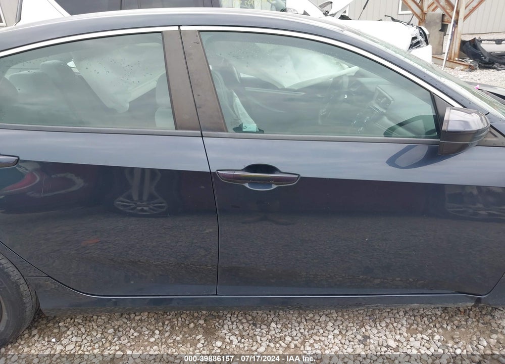2017 HONDA CIVIC LX VIN: 2HGFC2F57HH552782