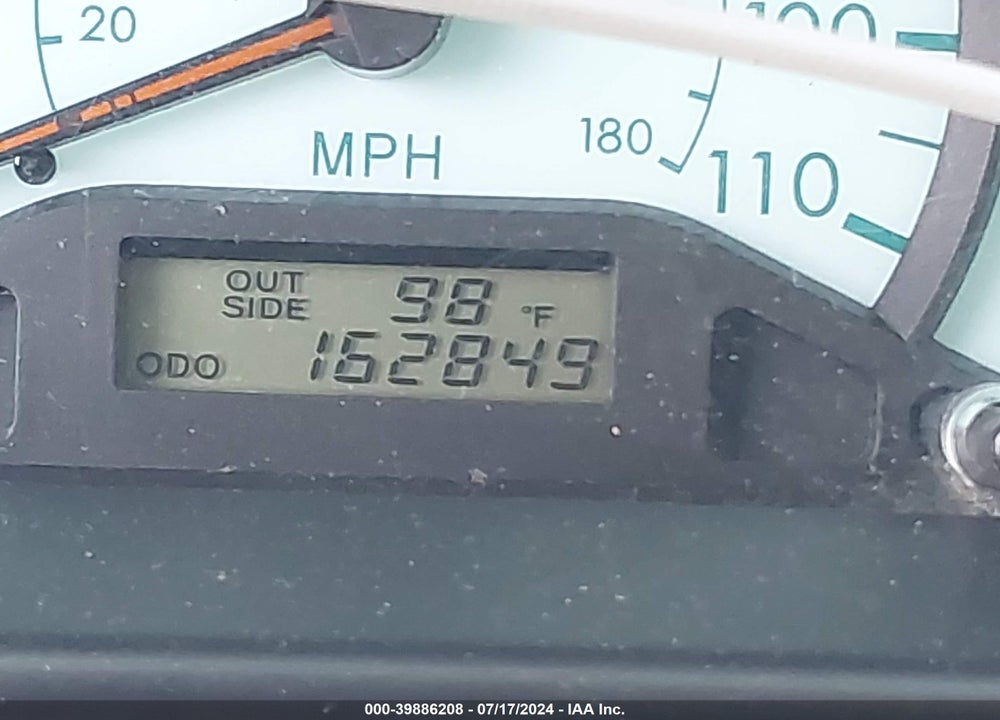 2004 TOYOTA COROLLA LE VIN: 2T1BR32E24C307402