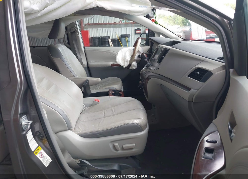 2011 TOYOTA SIENNA LIMITED VIN: 5TDDK3DC4BS020981