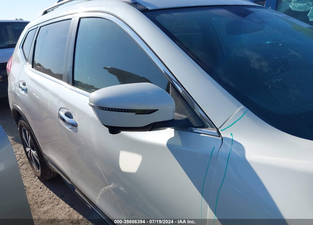 2017 NISSAN ROGUE SL VIN: 5N1AT2MV9HC760334