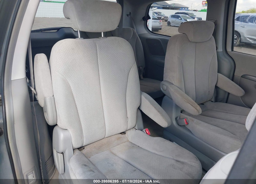 2007 HYUNDAI ENTOURAGE GLS/LIMITED/SE VIN: KNDMC233476026635