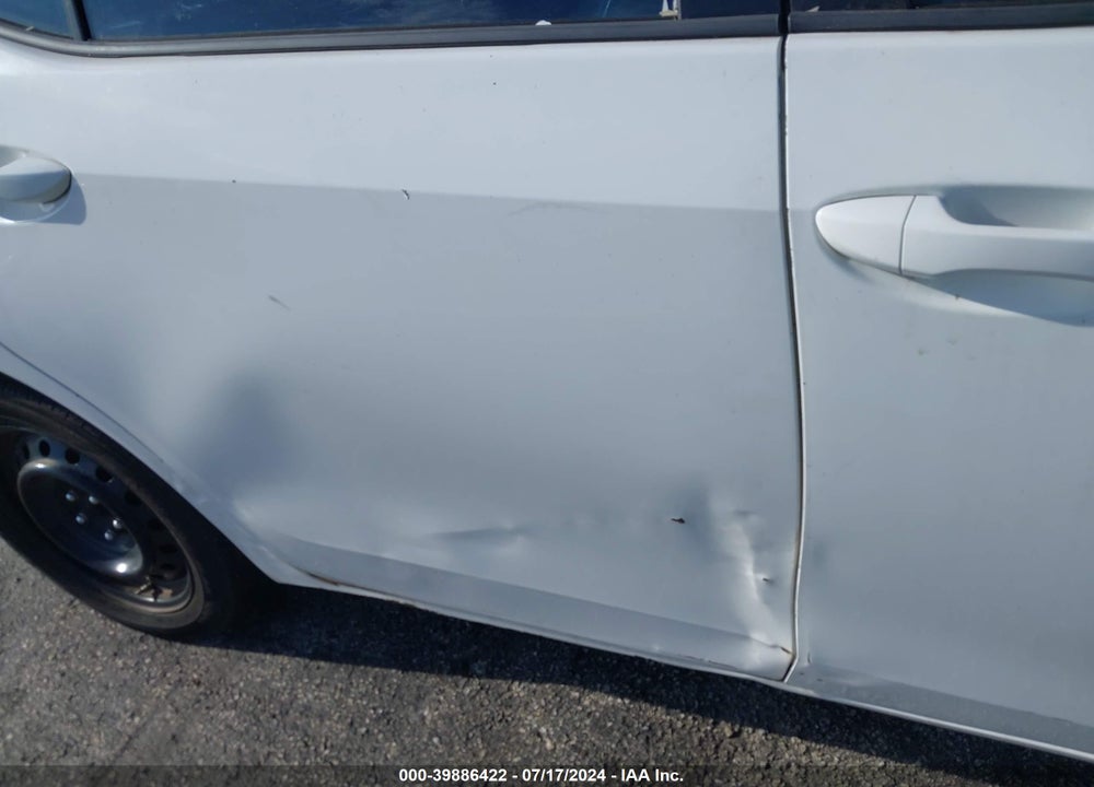 2014 TOYOTA COROLLA LE VIN: 5YFBURHE8EP026988