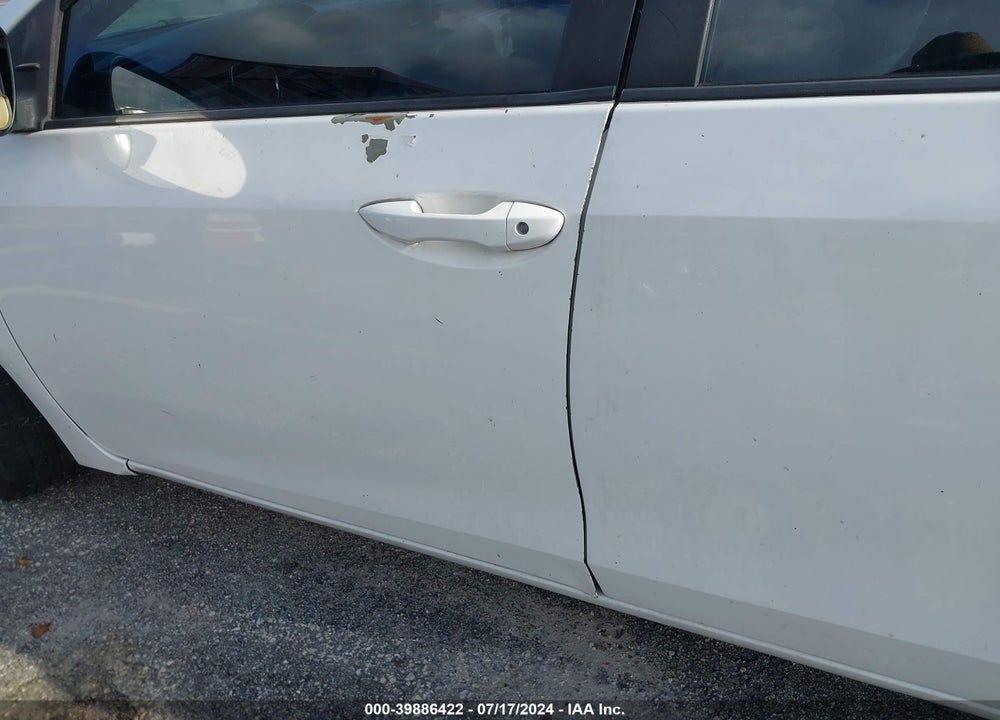2014 TOYOTA COROLLA LE VIN: 5YFBURHE8EP026988