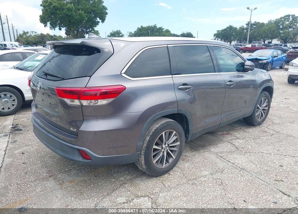 2019 TOYOTA HIGHLANDER XLE VIN: 5TDKZRFH1KS560318