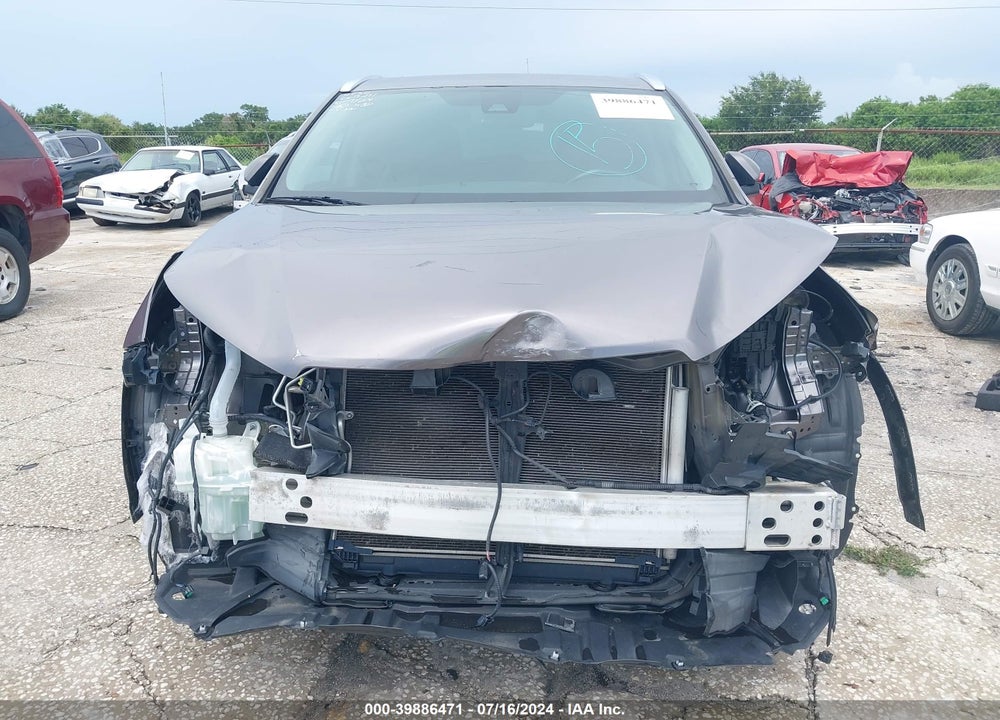 2019 TOYOTA HIGHLANDER XLE VIN: 5TDKZRFH1KS560318