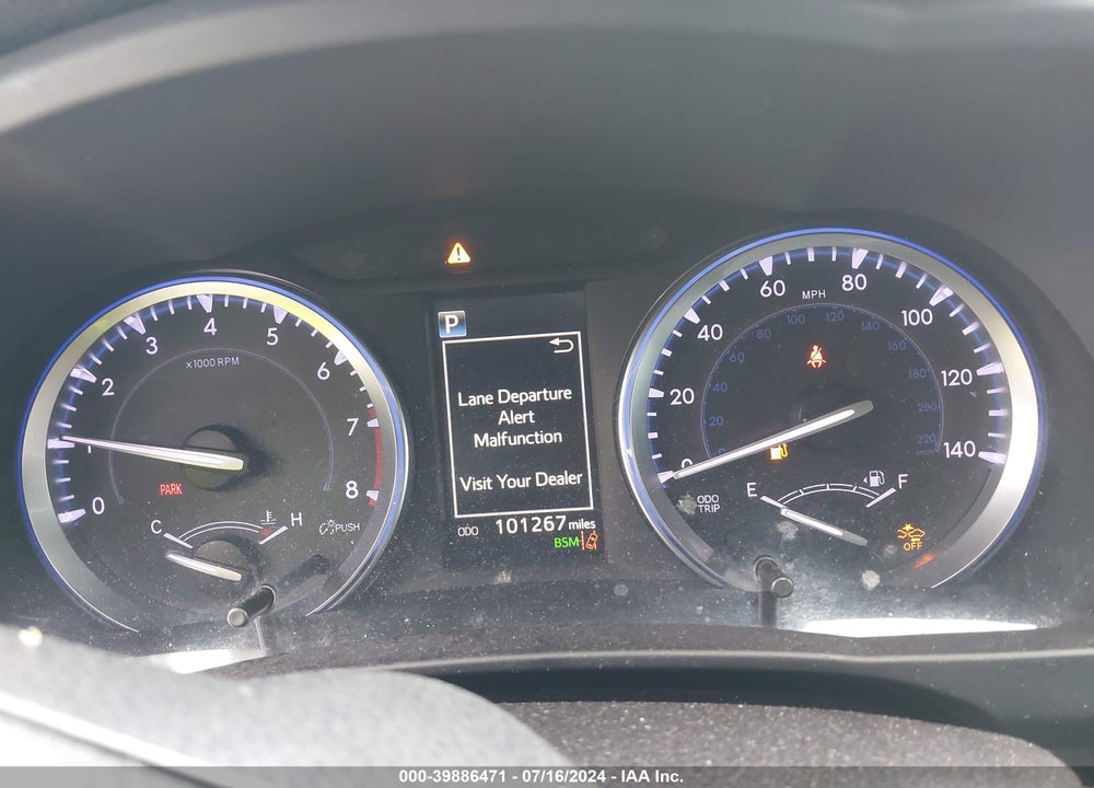 2019 TOYOTA HIGHLANDER XLE VIN: 5TDKZRFH1KS560318