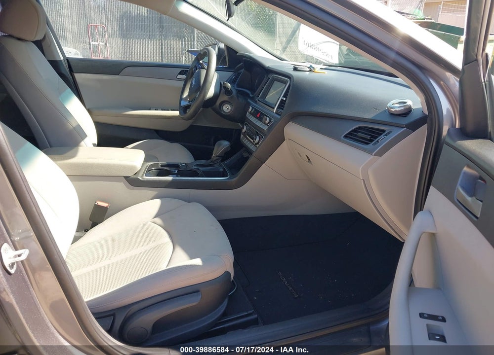 2018 HYUNDAI SONATA SE VIN: 5NPE24AF1JH696821