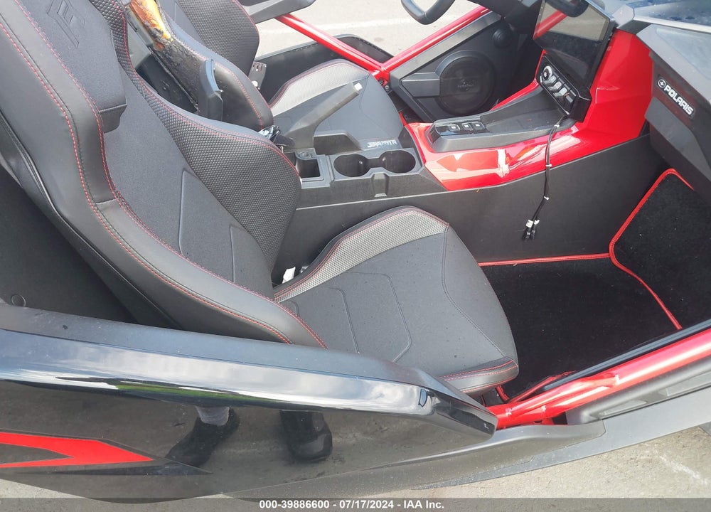 2020 POLARIS SLINGSHOT R VIN: 57XAARHB5L8140084