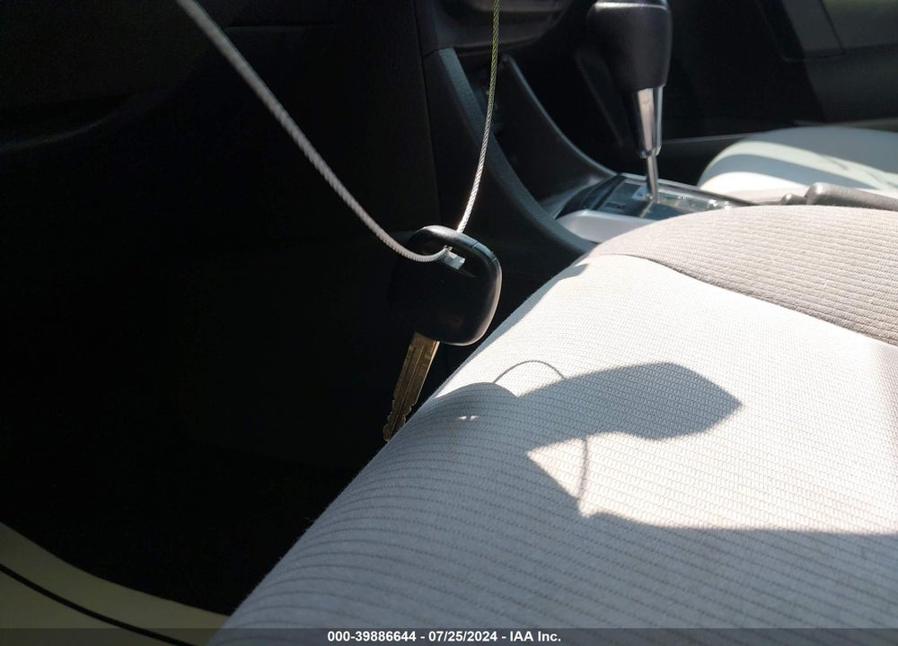 2015 TOYOTA COROLLA L VIN: 2T1BURHE0FC338112