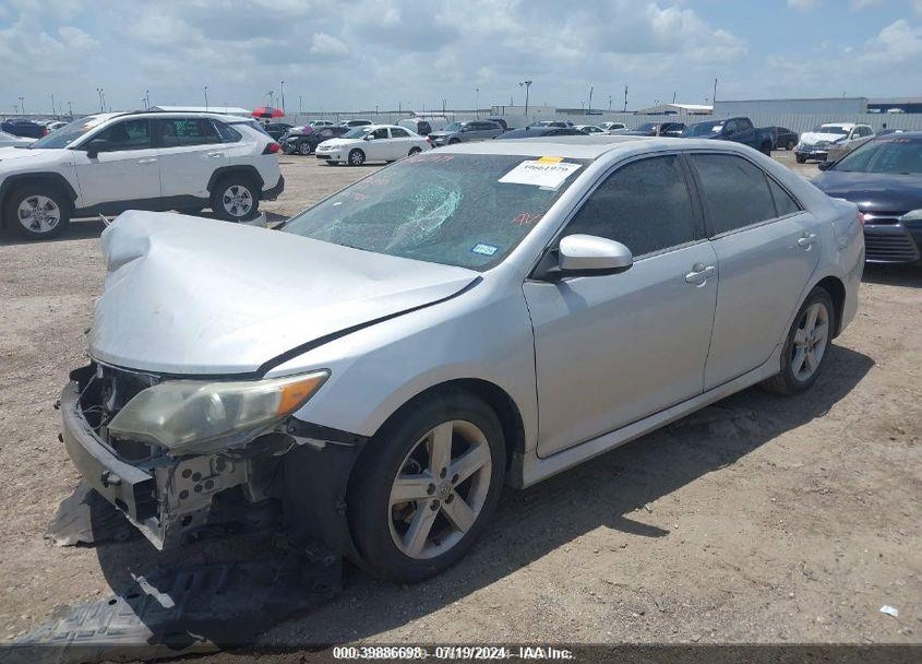 2013 TOYOTA CAMRY SE VIN: 4T1BF1FK2DU677924