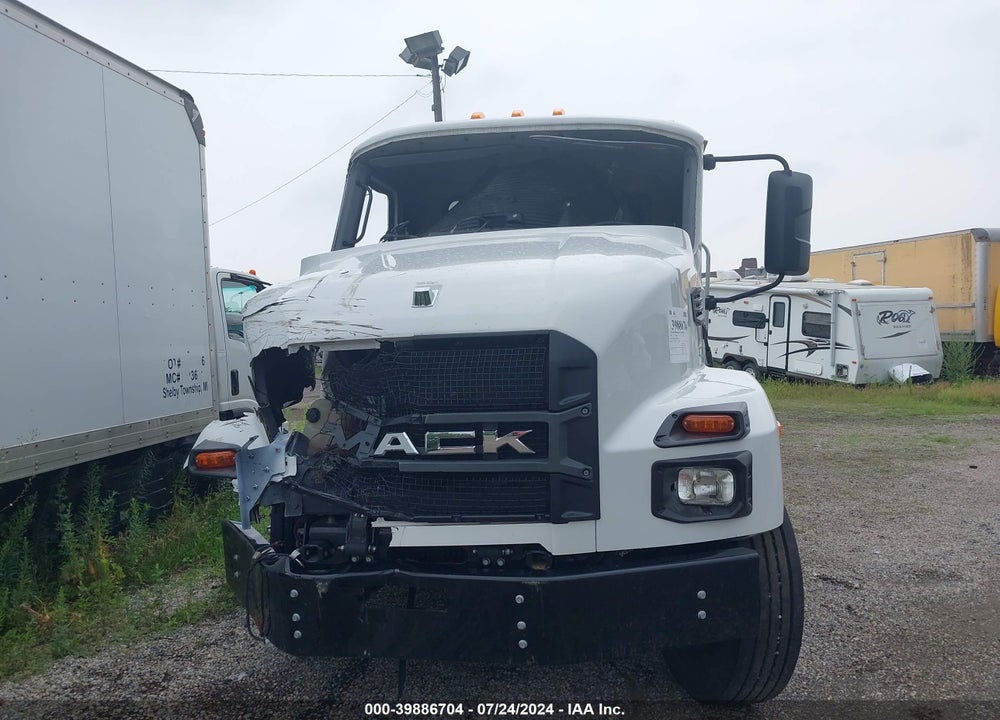 2023 MACK MD VIN: 1M2MDBAA2PS008569