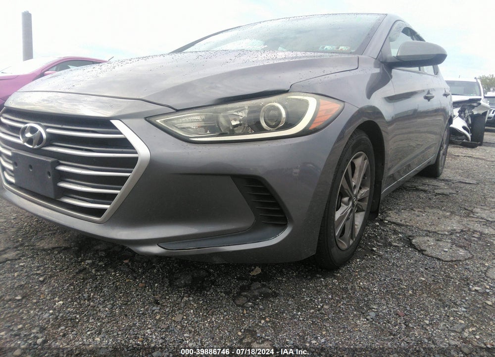2018 HYUNDAI ELANTRA SEL VIN: 5NPD84LF2JH300998