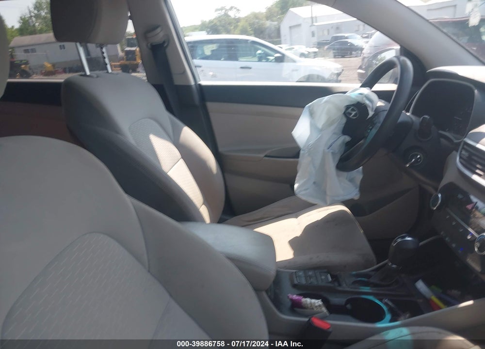 2020 HYUNDAI TUCSON SE VIN: KM8J2CA47LU152237