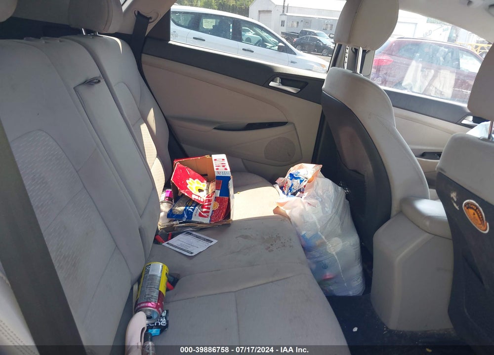 2020 HYUNDAI TUCSON SE VIN: KM8J2CA47LU152237