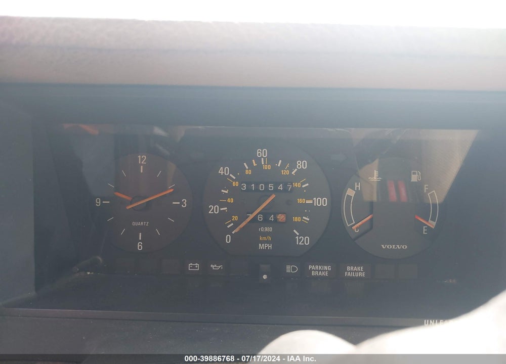 1984 VOLVO 244 DL/GL VIN: YV1AX8840E2999750