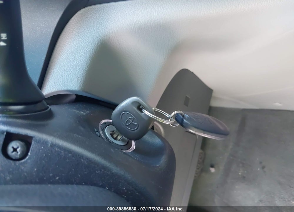 2017 TOYOTA SIENNA LE 8 PASSENGER VIN: 5TDKZ3DCXHS859352