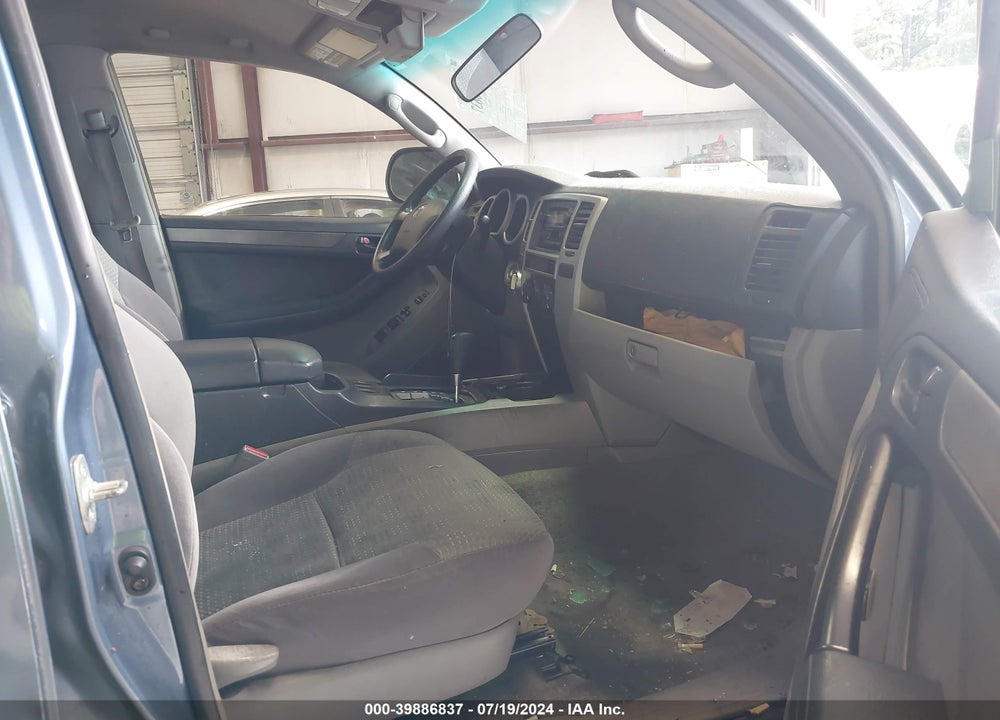 2004 TOYOTA 4RUNNER SR5 V8 VIN: JTEBT14R640033746