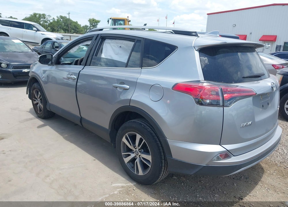 2018 TOYOTA RAV4 XLE VIN: 2T3WFREV6JW505085