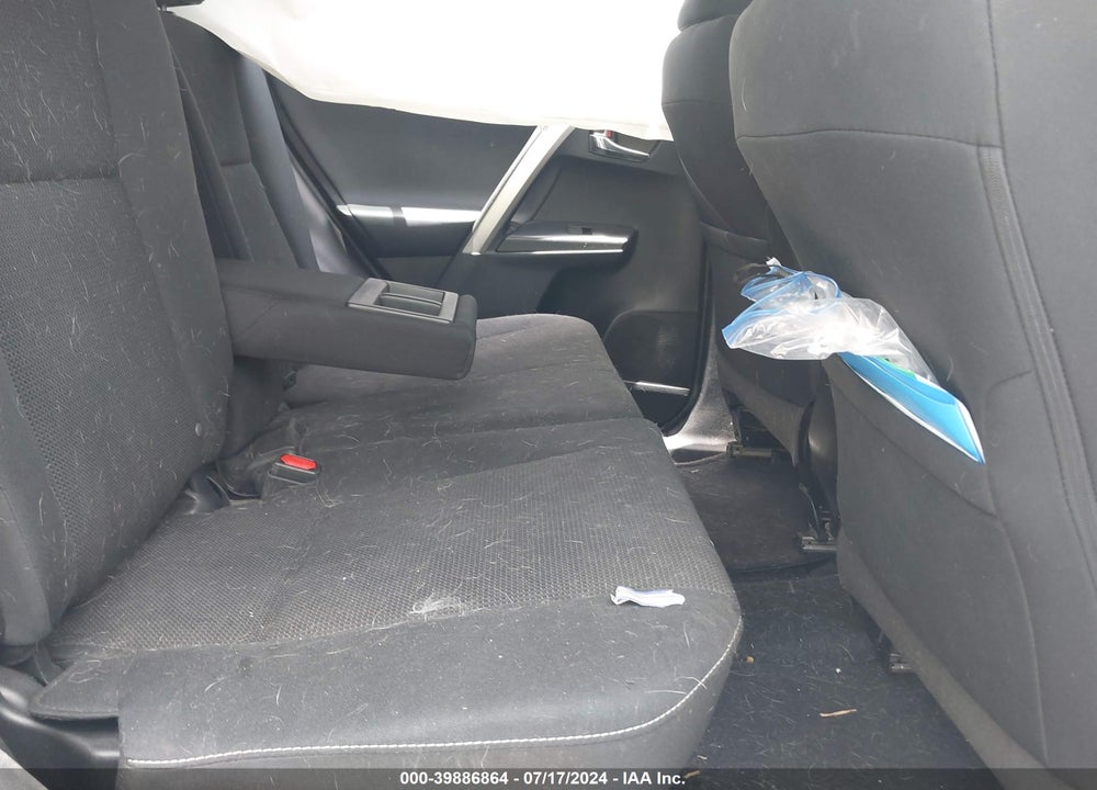 2018 TOYOTA RAV4 XLE VIN: 2T3WFREV6JW505085