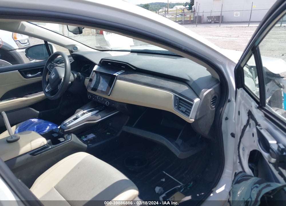 2018 HONDA CLARITY PLUG-IN HYBRID VIN: JHMZC5F10JC008836