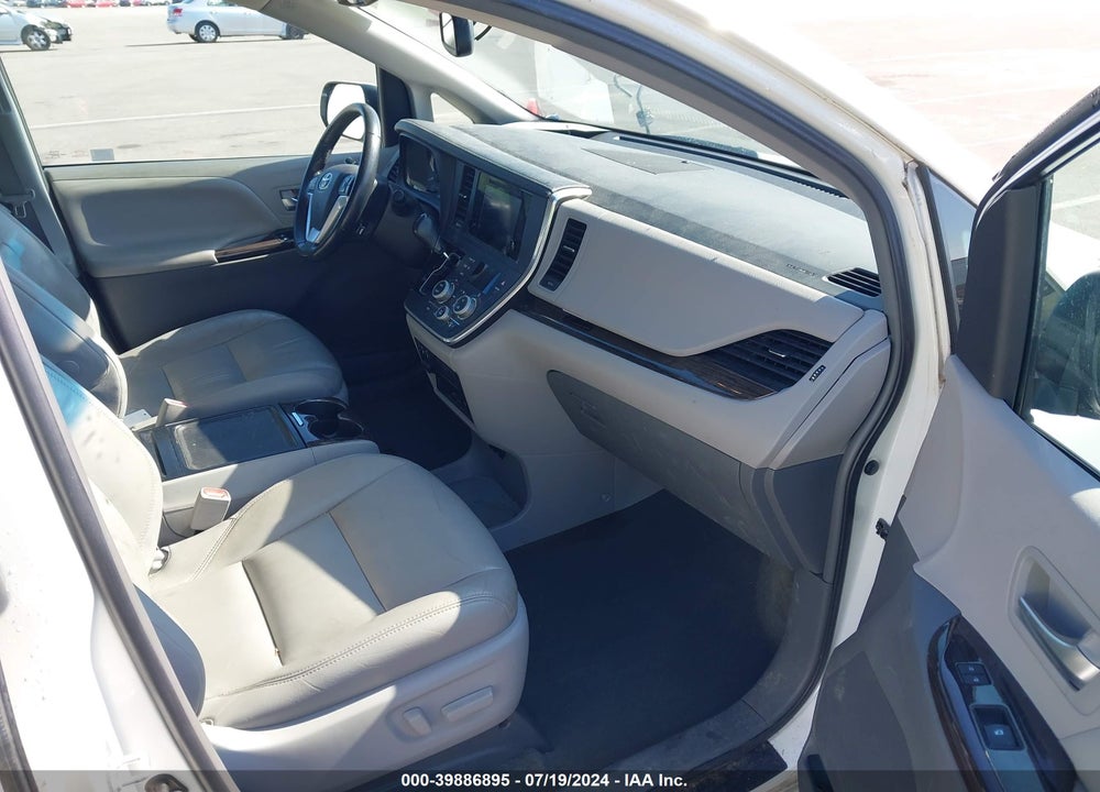 2016 TOYOTA SIENNA XLE PREMIUM 8 PASSENGER VIN: 5TDYK3DC0GS729142
