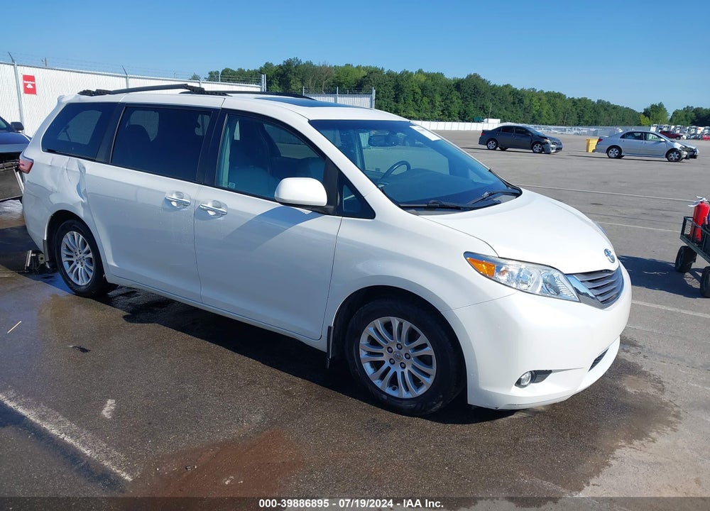 2016 TOYOTA SIENNA XLE PREMIUM 8 PASSENGER VIN: 5TDYK3DC0GS729142